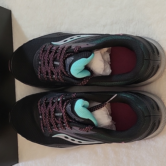 SAUCONY BRAND NEW WOMEN'S RUNNERS SIZE 6 WIDE - Picture 8 of 11